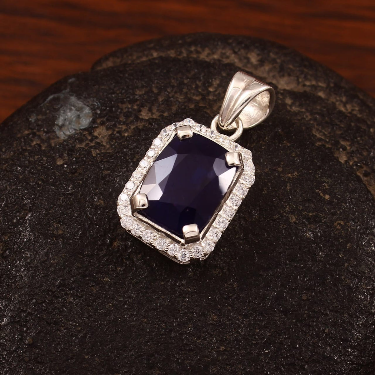 Sapphire Pendent