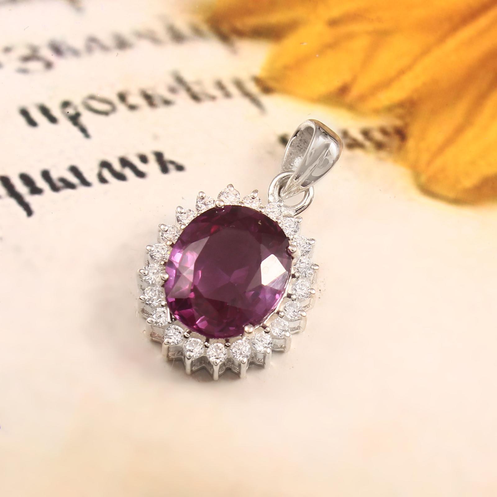 Unusual  Eye-catching Alexandrite pendant